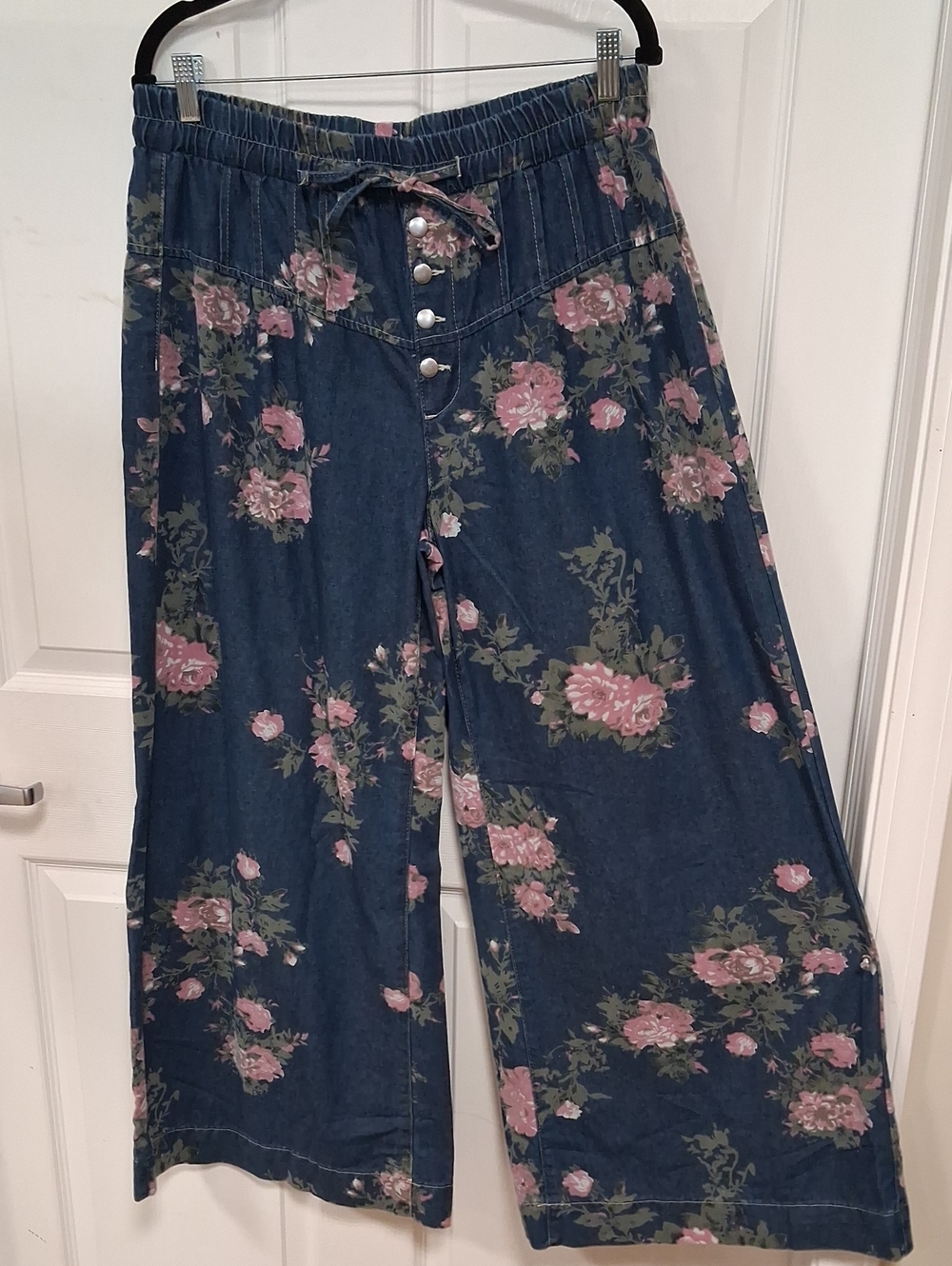 Wide-Leg Floral Denim Jeans - Pink Floral on Dark Blue